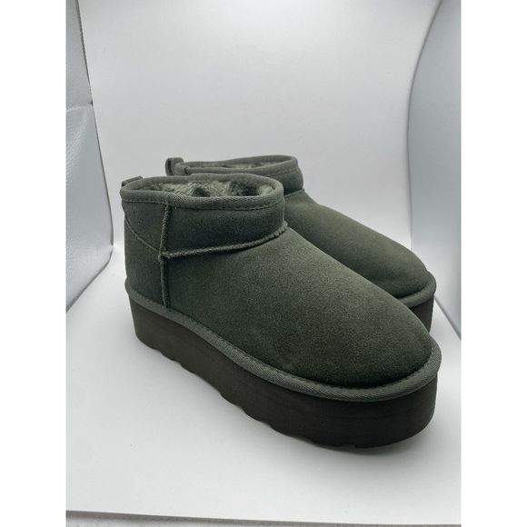 CUSHIONAIRE Women's COZY Genuine Suede pull on platform boot, Green 8 - Picture 1 of 6